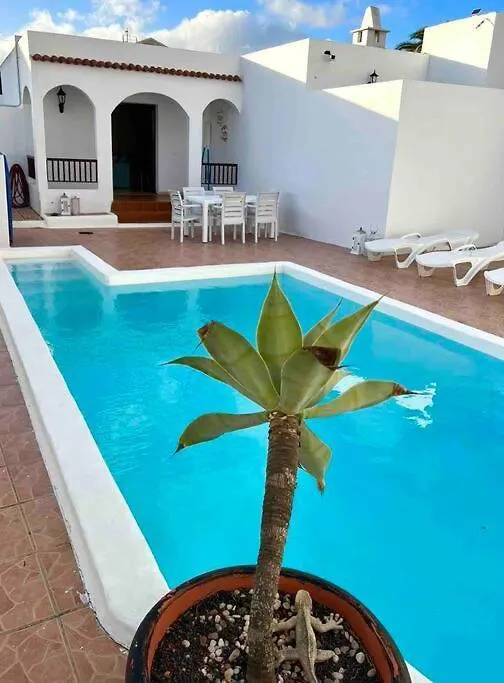 Tahiche 23 Villa Volcano Zarote 0*,  ספרד
